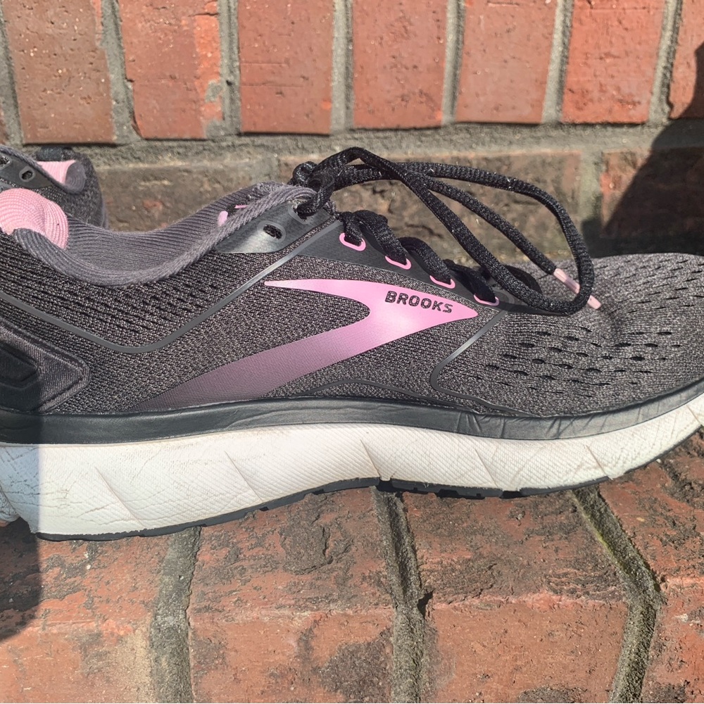 Brooks Transmit 3 Black/Pink Athletic Shoes Mesh Sz 8.5 Trainers Walking Pilates - Picture 11 of 13